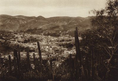 Meksyk: Guanajuato, widok ogólny wioski (zdjęcie czarno-białe) autorstwa Hugo Brehme