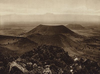 Meksyk: Santa Catarina i La Caldera, wygasłe wulkany na obrzeżach stolicy Meksyku (zdjęcie czarno-białe) autorstwa Hugo Brehme