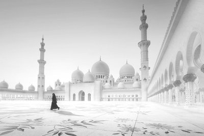 Biały Meczet – Samotność autorstwa Hussain Buhligaha