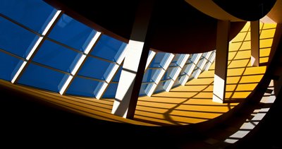 Geometryczna architektura światła autorstwa Igor Bakotic