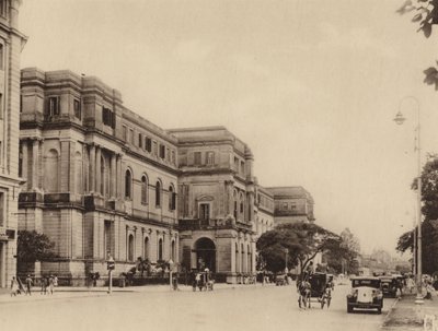 Muzeum Indii i Chowringhee Road patrząc na południe (zdjęcie czarno-białe) autorstwa Indian photographer