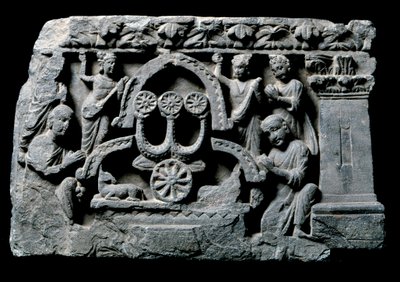 Sztuka Gandhary (lub grecko-buddyzm): „”Budda w modlitwie””cud Śrawasti (Śrawasti lub Savatthi) (Modlący się Budda, cud Śrawasti) Relief Szkoły Gandhary - II-IV wiek - Muzeum Indii, Kalkuta Indie autorstwa Indian School