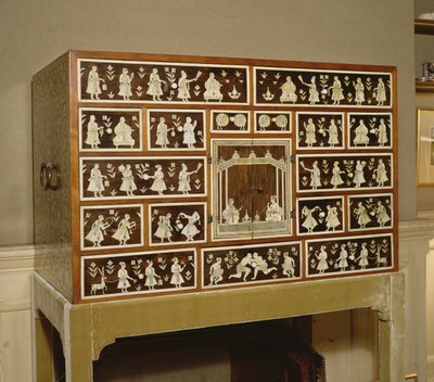 Indyjska szafka zdobiona kością słoniową i palisandrem, 17 szuflad, Cejlon, 1700 autorstwa Indian School