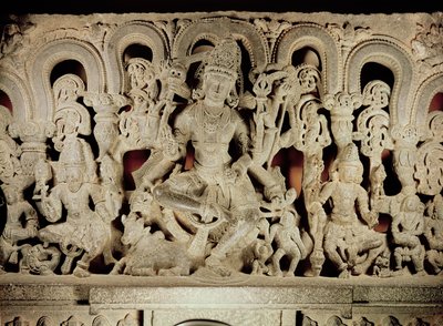 Nadproże z wizerunkiem hinduistycznej trójcy, z Waranal, Andhra Pradesh, dynastia Kakatiya autorstwa Indian School