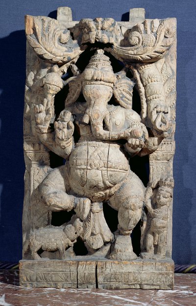 Posąg Ganesha na tronie (drewno) autorstwa Indian School