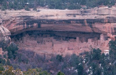 Cliff Palace w Parku Narodowym Mesa Verde znajduje się w południowo-zachodniej części... autorstwa Ira Block