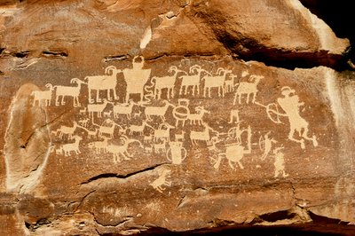 W Cottonwood Canyon w pobliżu Nine Mile Canyon, panel Great Hunt, 2005 r. (zdjęcie ilustracyjne) autorstwa Ira Block