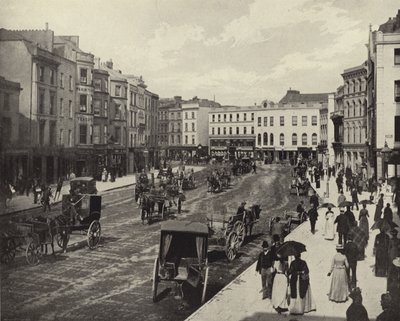 Patrick Street, Cork City (zdjęcie czarno-białe) autorstwa Irish Photographer