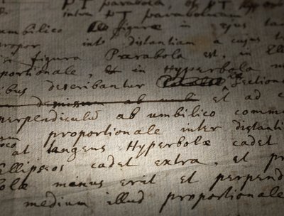 Dwie strony poprawek do Principia Mathematica autorstwa Isaac Newton
