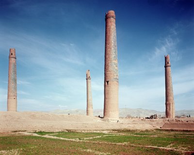 Minarety Husajna Baiqara Madrasa autorstwa Islamic School