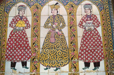 Panel kafelkowy ilustrujący stroje ludowe (ceramiczny) autorstwa Islamic School