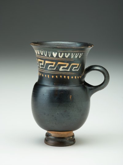 Olpe, IV wiek pne (glazurowana glina ceramiczna z dodatkiem białej farby) autorstwa Italian Peninsula