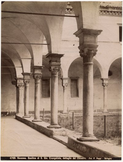 Klasztor w kościele św Jana Ewangelisty, Rawenna, Emilia-Romania, Włochy, fot. Pietro Poppi, Bolonia, ok. 1900 autorstwa Italian Photographer