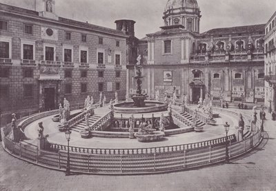 Włochy: Palermo, Piazza Pretoria (zdjęcie czarno-białe) autorstwa Italian Photographer