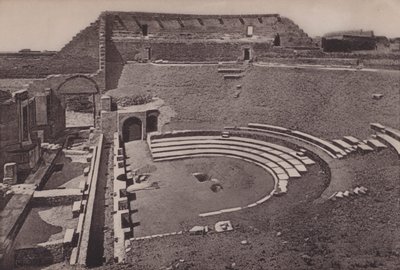 Teatro Tragico, Teatr Tragedii, dramaty (zdjęcie czarno-białe) autorstwa Italian Photographer