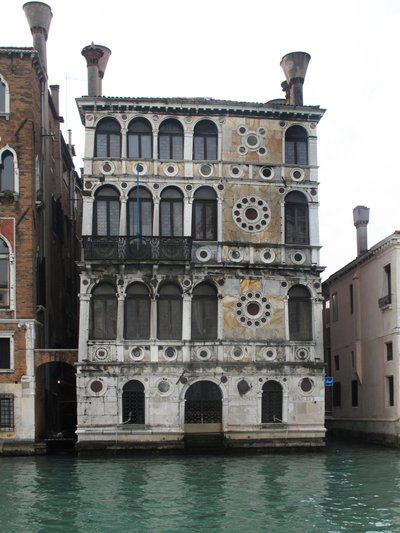 Widok na Palazzo (Pałac) Dario (ca Dario) w Wenecji na Canal Grande. Pałac z XV wieku (zdjęcie) autorstwa Italian School