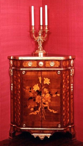 Szafka narożna, jedna z pary, J.F. Oeben, Paryż, ok. 1760-62 autorstwa J.F. Oeben c.1760 62 J.F. Oeben c.1760 62