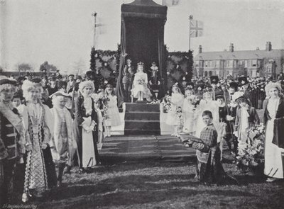Knutsford May Day Festival, koronacja królowej autorstwa J. Benjamin Stone