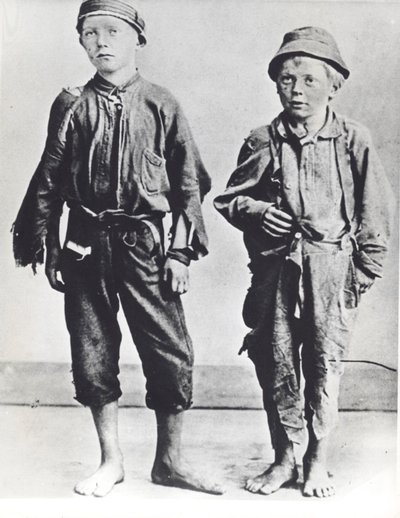 Uliczni Arabowie Nowego Jorku, ok. 1900 (zdjęcie czarno-białe) autorstwa Jacob August Riis