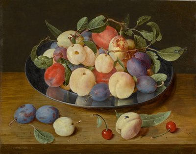 Martwa natura ze śliwkami i brzoskwiniami na cynowym talerzu, ze śliwkami, brzoskwinią i wiśniami na stole autorstwa Jacob van Hulsdonck