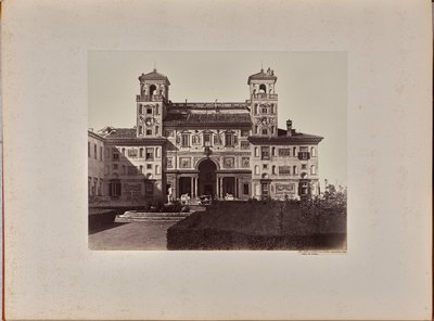 Villa Medici; fasada od strony ogrodu, obecnie Académie de France autorstwa James Anderson