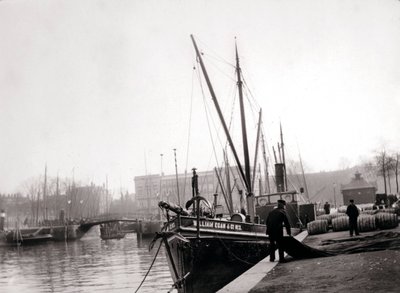 Łodzie kanałowe, Rotterdam, 1898 r. autorstwa James Batkin