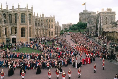 Królowa Elżbieta i książę Filip przewodniczą w kaplicy św. Zamek Windsor, Wi... autorstwa James L Stanfield