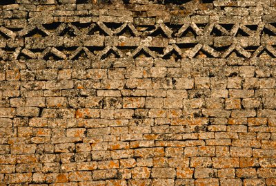 Kamienna ściana w GREAT ZIMBABWE RUINS, ZIMBABWE. . autorstwa James L Stanfield