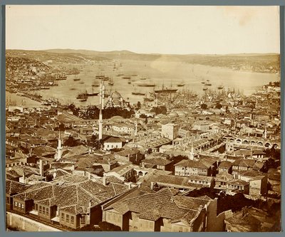 „Bosfor” [Stambuł. Panorama miasta - widok w kierunku Cieśniny Bosfor] autorstwa James Robertson