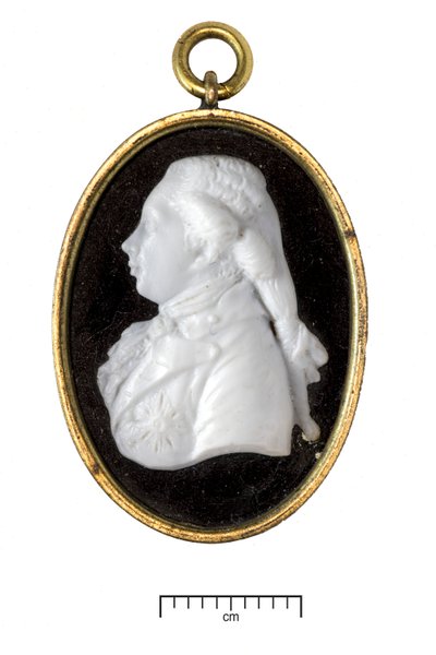 Jerzy IV, jako książę Walii, ok. 1790 (białe szkło w złoconej metalowej ramie) autorstwa James Tassie