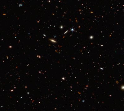 Włókno kosmiczne ASPIRE (obraz z kamery NIRCam) autorstwa James Webb Space Telescope (NASA)