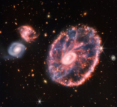 Cartwheel Galaxy (NIRCam i MIRI Composite Image) autorstwa James Webb Space Telescope (NASA)