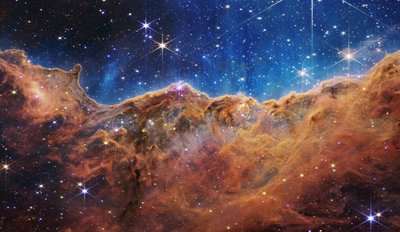 Kosmiczne Klify w Mgławicy Carina (Obraz NIRCam) autorstwa James Webb Space Telescope (NASA)