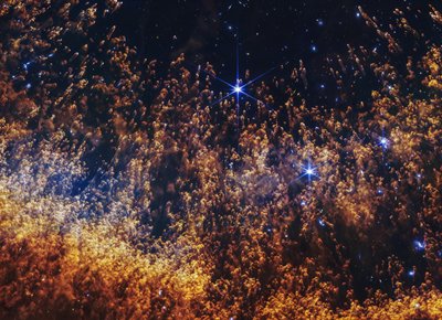 Meganeula Helix (NIRCam) autorstwa James Webb Space Telescope (NASA)