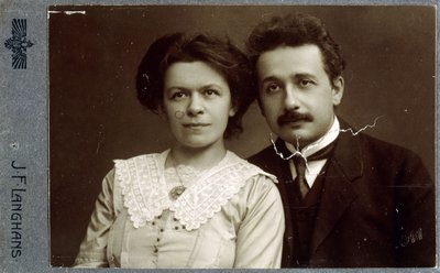 Carte-de-visite zdjęcie portretowe Alberta Einsteina i Milevy Einstein-Maric w 1911, 1911 autorstwa Jan Langhans