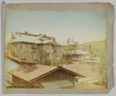 Fujiya Hotel, Miyanoshita, Hakone, Prefektura Kanagawa, Japonia (ręcznie kolorowane czarno-białe zdjęcie) autorstwa Japanese Photographer