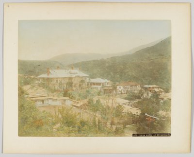 Fujiya Hotel w Miyanoshita, Prefektura Kanagawa, Japonia (ręcznie kolorowane czarno-białe zdjęcie) autorstwa Japanese Photographer