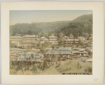 Widok ogólny parku Maruyama, Kioto, Japonia (ręcznie kolorowane czarno-białe zdjęcie) autorstwa Japanese Photographer