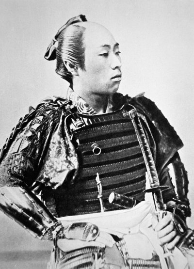 Samuraj Starej Japonii z tradycyjną fryzurą (zdjęcie czarno-białe) autorstwa Japanese Photographer