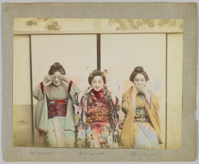 Nie widzę zła, nie słyszę zła, nie mów nic złego (ręcznie kolorowane czarno-białe zdjęcie) autorstwa Japanese Photographer