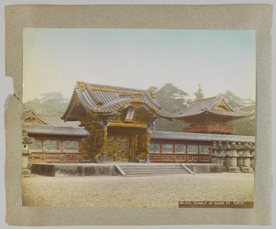 Świątynia w Shiba Park, Tokio, Japonia (ręcznie kolorowane czarno-białe zdjęcie) autorstwa Japanese Photographer