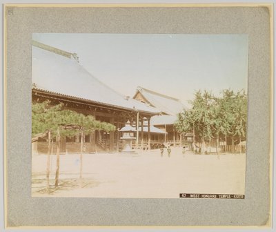 Świątynia West Honganji, Kioto, Japonia (ręcznie kolorowane czarno-białe zdjęcie) autorstwa Japanese Photographer