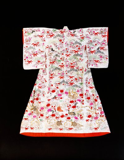 Furisode z białego jedwabnego adamaszku zdobione liśćmi bambusa i kwiatem śliwy autorstwa Japanese School