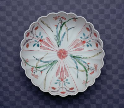 Arita Chryzantema Miska, koniec XVII w. (porcelana emaliowana) autorstwa Japanese School