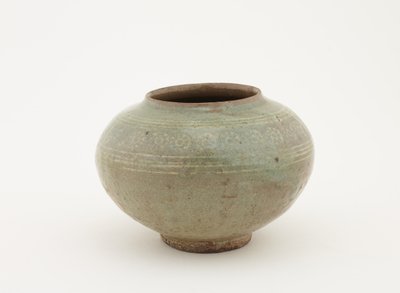 Słój z dekoracją tłoczoną i wkładaną, 1610-1630 autorstwa Japanese School