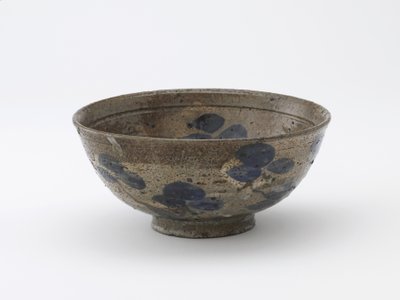 Miska do serwowania z dekoracją w stylu Kenzan, Kioto, okres Edo (ceramika) autorstwa Japanese School