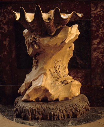 Benitierowy kształt muszli na skale zrealizowany przez Jeana Baptiste Pigalle (1714-1785) 1745 Paryż, Church Saint Sulpice. autorstwa Jean Baptiste Pigalle