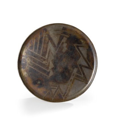 Ładowarka Dinanderie patynowana brązowo-srebrna, ok. 1914 (metal) autorstwa Jean Dunand