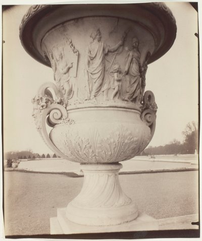 Versailles, wazon marki Tuby autorstwa Jean Eugène Auguste Atget