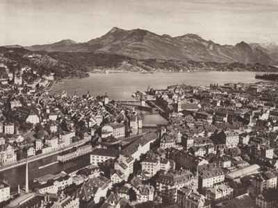 Szwajcaria: Lucerna, od Gutsch, patrząc w kierunku jeziora i Rigi (zdjęcie czarno-białe) autorstwa Jean Gaberell
